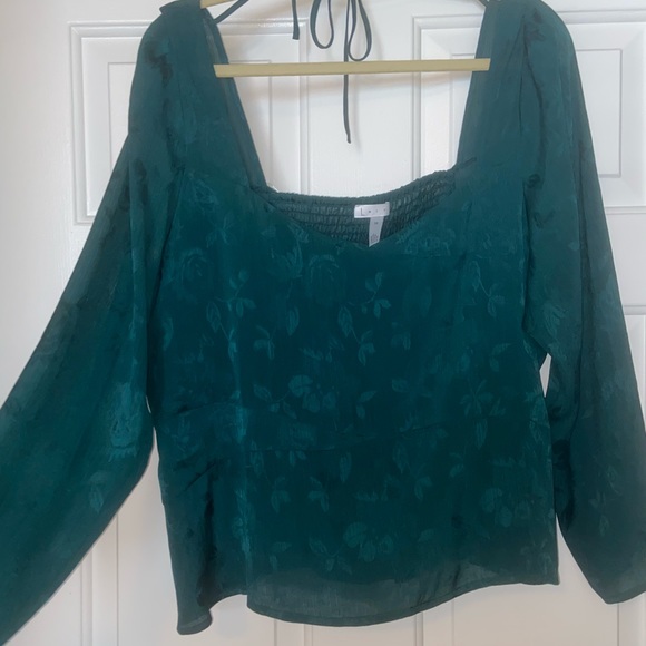 LEITH Elegant PLUS SIZE Crop-top Blouse - Picture 6 of 6